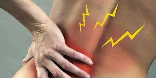 Чому болить лівий бік на рівні талії — причини нездужання