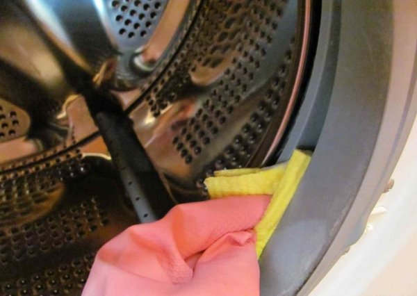 Як позбавитися від запаху з пральної машини?