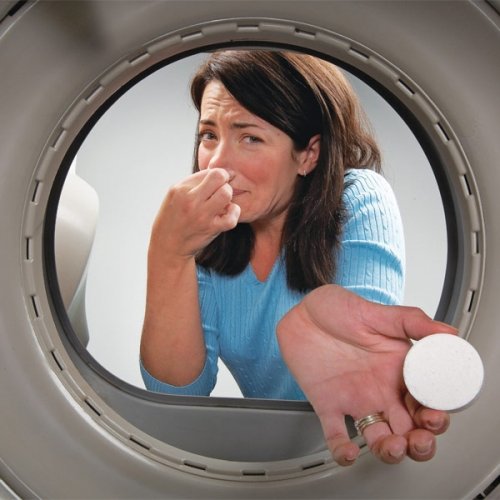 Чому після прання від речей виходить затхлий запах?