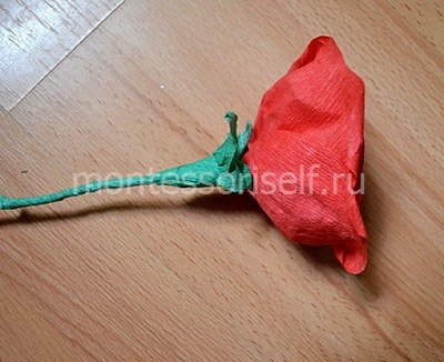 Троянда з гофрованого паперу своїми руками