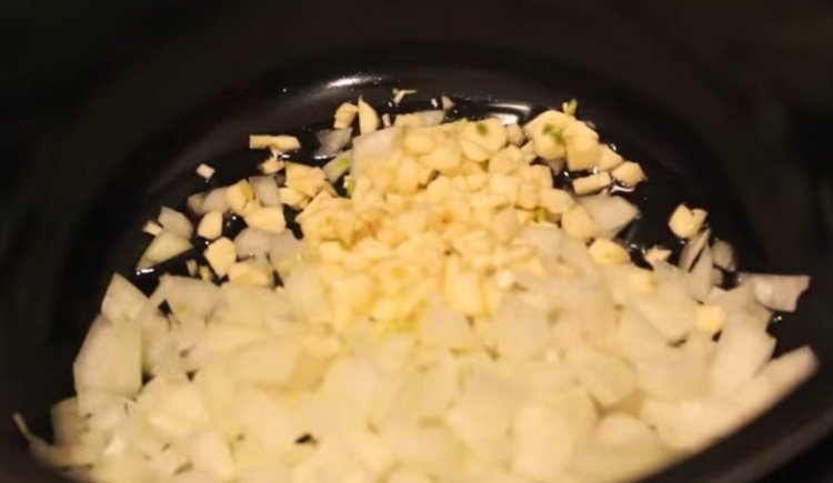 Ікра з баклажанів на зиму – пальчики оближеш! Ікра з баклажанів на зиму – пальчики оближеш!