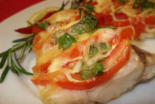 Риба по грецьки в духовці — рецепти в мультиварці, з морквиною, класичний