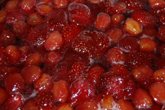 Варення з полуниці або вікторії на зиму з цілими ягодами — кращі рецепти полуничного варення