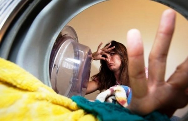 Як позбавитися від запаху з пральної машини?