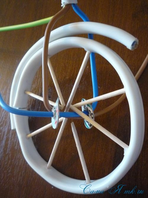 Велосипед — кашпо з кабелю