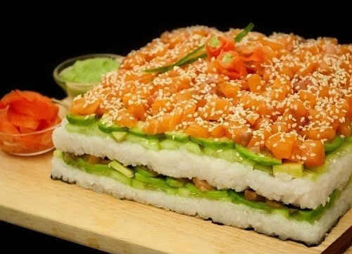 Салат суші з червоною рибою — рецепти шарами з авокадо, крабовими паличками, норі
