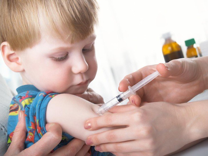 Скільки раз і коли роблять щеплення від краснухи дітям, як називається вакцина і добре переноситься дитиною?