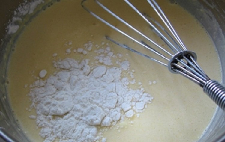 Смачні млинці на молоці за бабусиним рецептом + фото готових тонких млинців