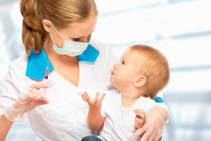 Як діти переносять щеплення від кору, краснухи і паротиту: вакцини КПК, побічні реакції та ускладнення