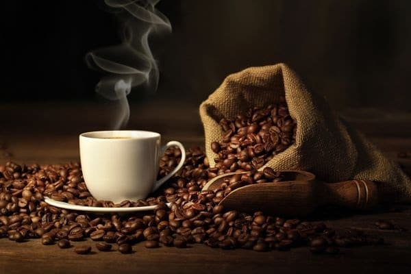 Самогон на каву: приготування та протипоказання