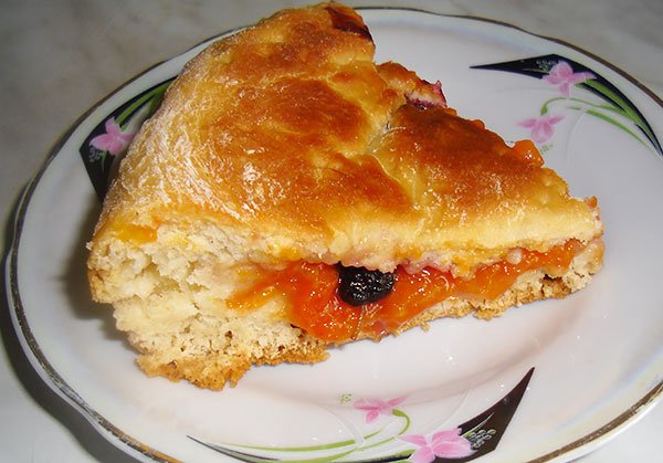 Пиріг із дріжджового тіста з варенням: рецепт приготування