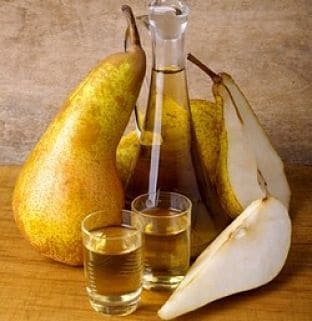 Самогон з груш: рецепти та особливості