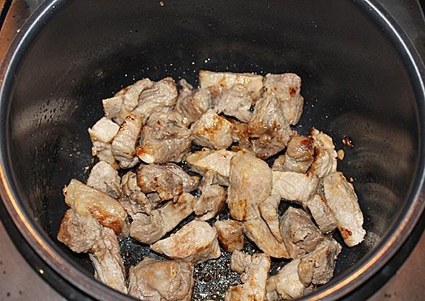 Запечена свинина в мультиварці: рецепт приготування
