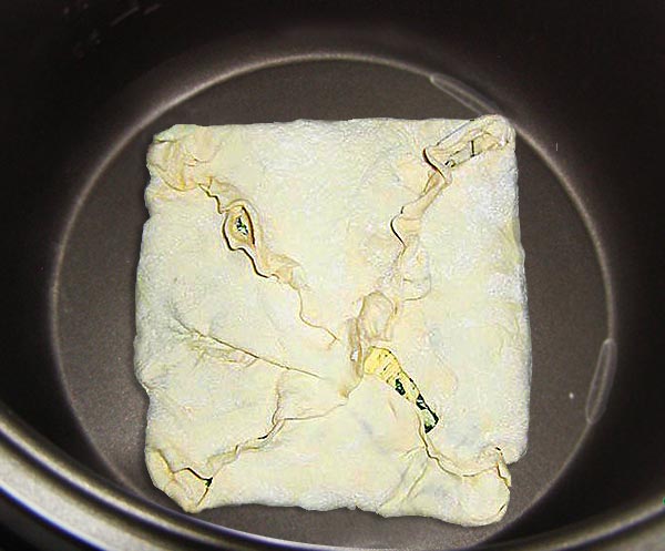 Пиріг з листкового тіста в мультиварці: рецепт приготування