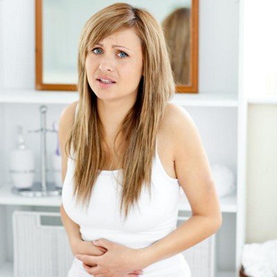 Чому зявляється важкість у шлунку після прийому їжі