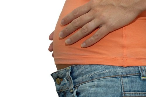 Розпирання і важкість у шлунку — причини і лікування