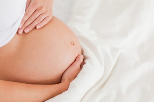 Чому твердне живіт при вагітності