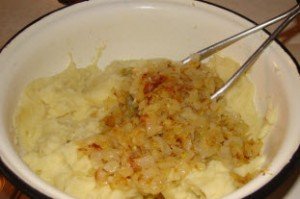 Пиріжки на сироватці з картоплею