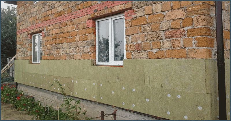 Чим краще утеплити стіни будинку зовні пінопластом чи мінватою