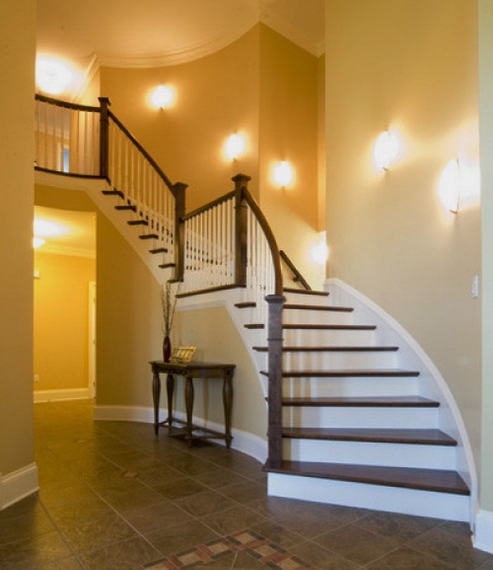 Підсвічування сходів: як правильно вибрати світильники для сходів і встановити їх на сходовий проліт