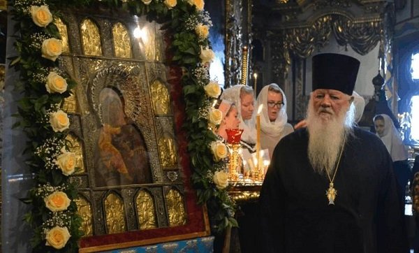 Володимирська ікона Божої Матері: фото, значення, ніж вона допомагає?