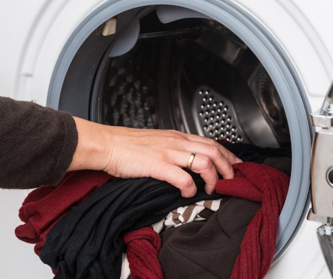 Як правильно прати вироби з кашеміру в пральній машинці і руками в домашніх умовах? – відповідні температура і режим