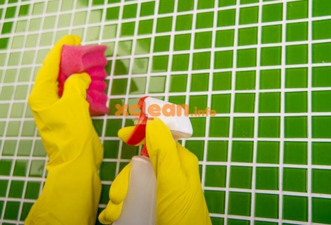 Як і чим краще мити стіни і підлога з кахельної плитки у ванній, щоб вони блищали? – народні та спеціальні миючі засоби