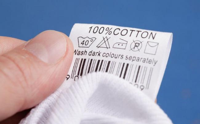Зменшення розміру футболки з бавовни або синтетики в домашніх умовах – корисні поради
