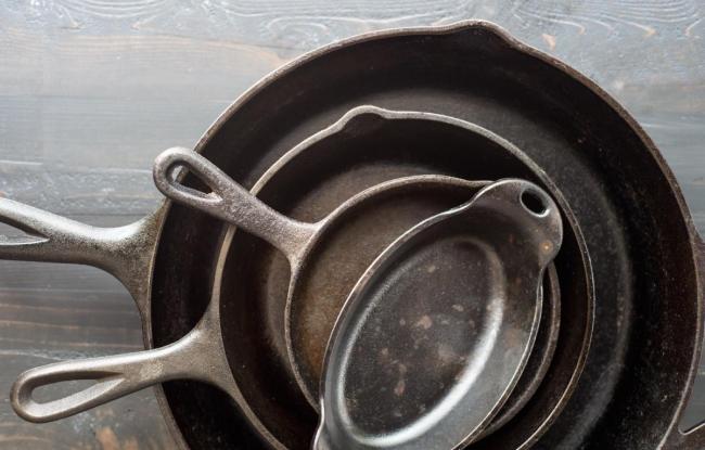 Чому іржавіє чавунна сковорода і що робити? – причини, способи видалення забруднень і корисні поради