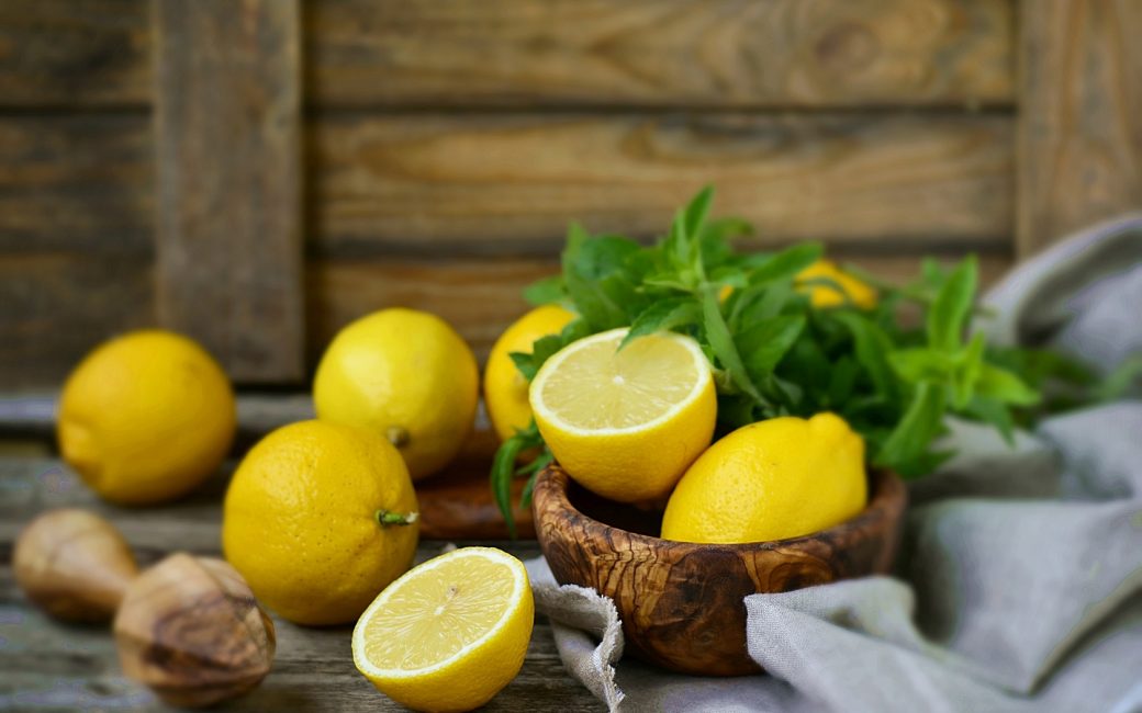 Мед, лимон, горіхи, курага: користь для організму + 10 рецептів