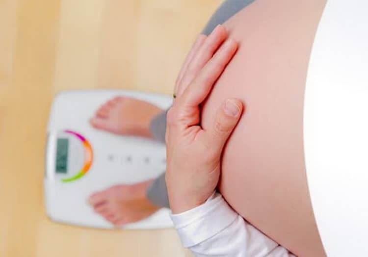 33 тиждень вагітності — що відбувається з малюком і мамою