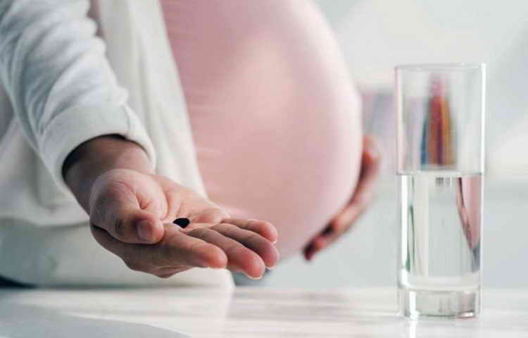 Активоване вугілля при вагітності: користь і шкода