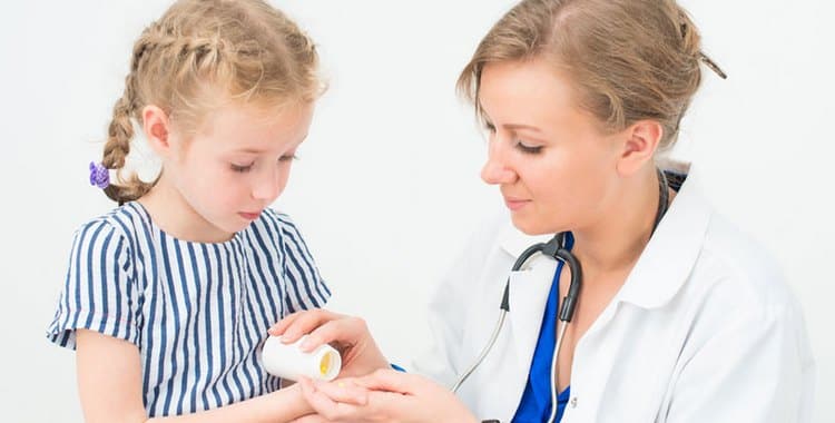 Антибіотики при кашлі у дітей: потрібні і коли