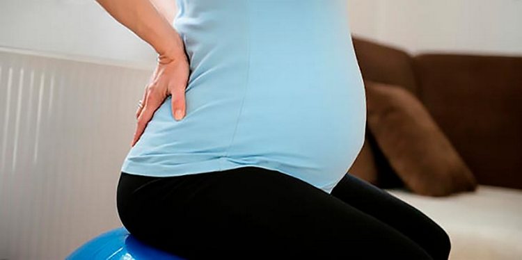 Болить спина при вагітності: норма і патологія
