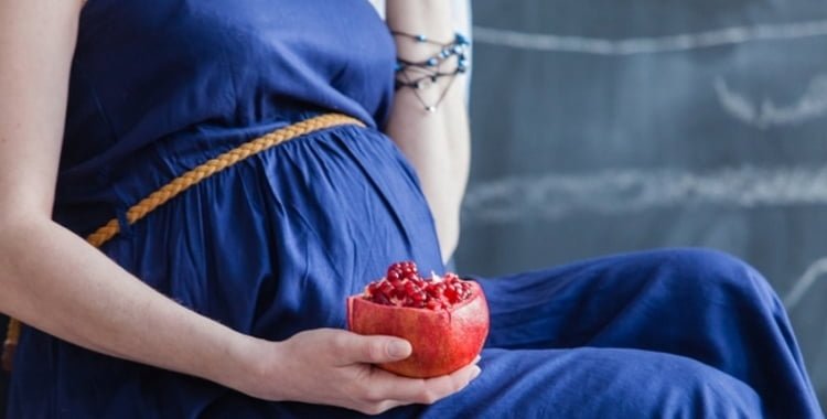 Гранат при вагітності: користь і шкода