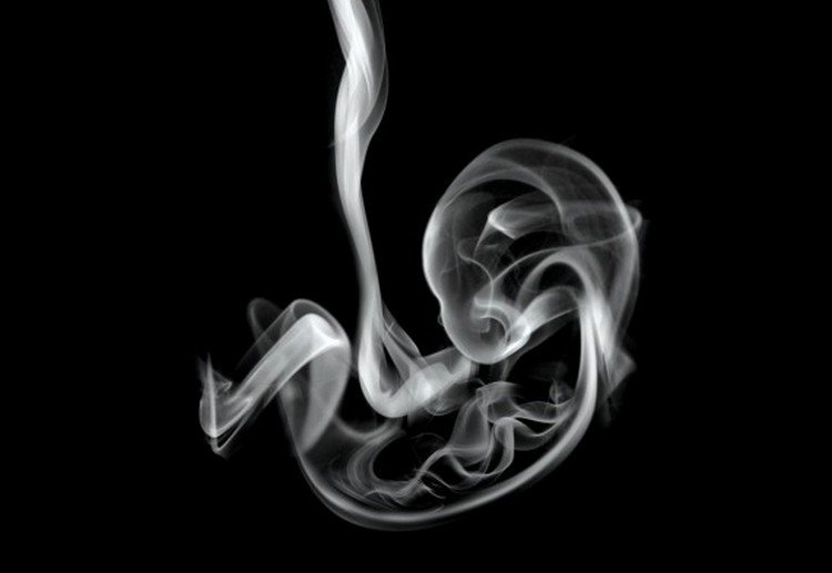 Куріння під час вагітності: як впливає, наслідки