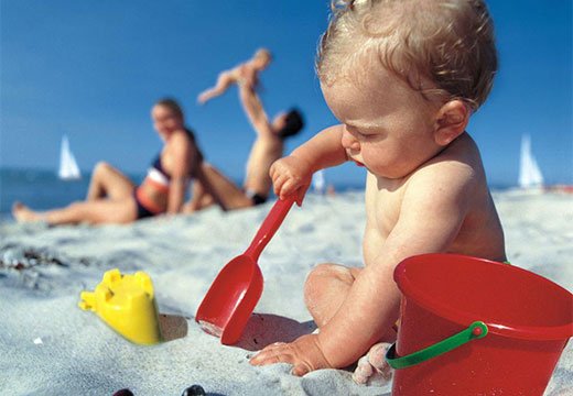 Причини появи блювоти у дитини на море без температури і проносу: що робити і як усунути стан