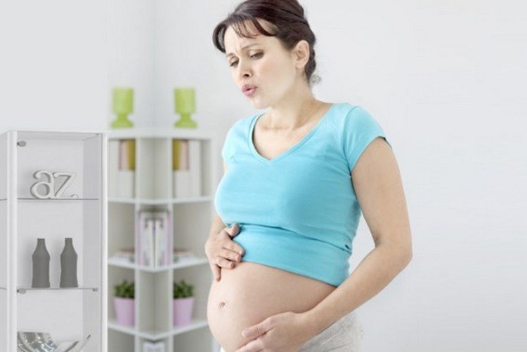Рожеві виділення при вагітності: причини