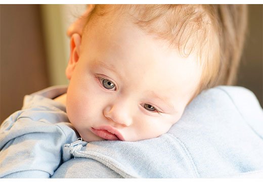Можливі причини і методи лікування дитини при блювоті жовчю без температури і проносу