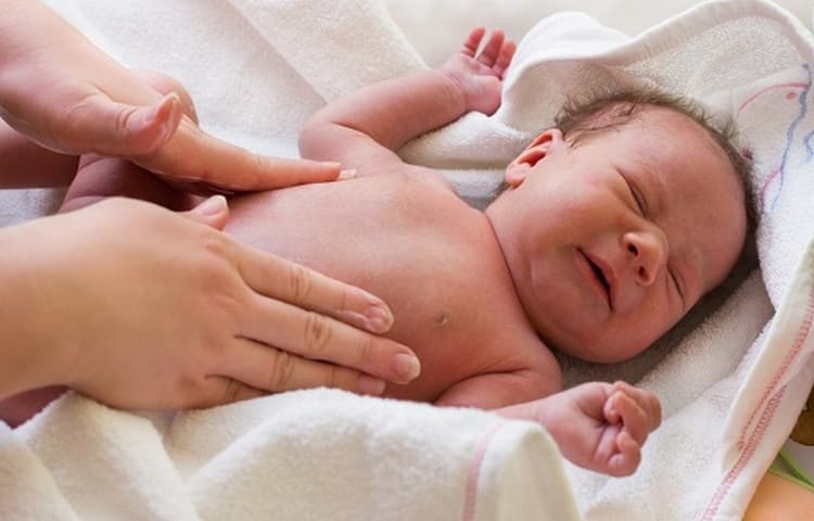 Кіста в голові у новонародженої дитини: причини і наслідки