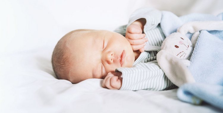 Скільки спить дитина в 1 місяць