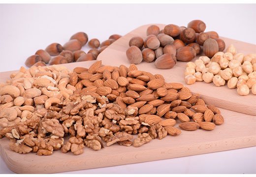 Якими горіхами можна отруїтися: мигдалем, кедровим, арахісом, волоським, фундуком
