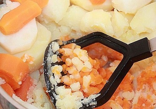 Картопляно морквяні зрази з грибами покроковий рецепт з фото на сковороді