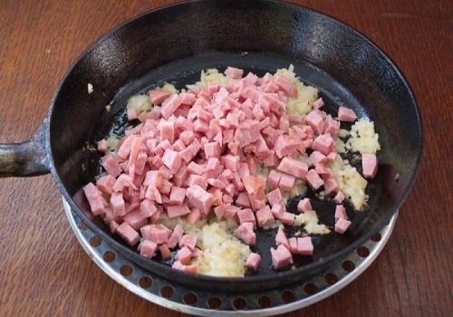 Картопляні котлети з ковбасою рецепт з фото покроково простий рецепт на сковороді