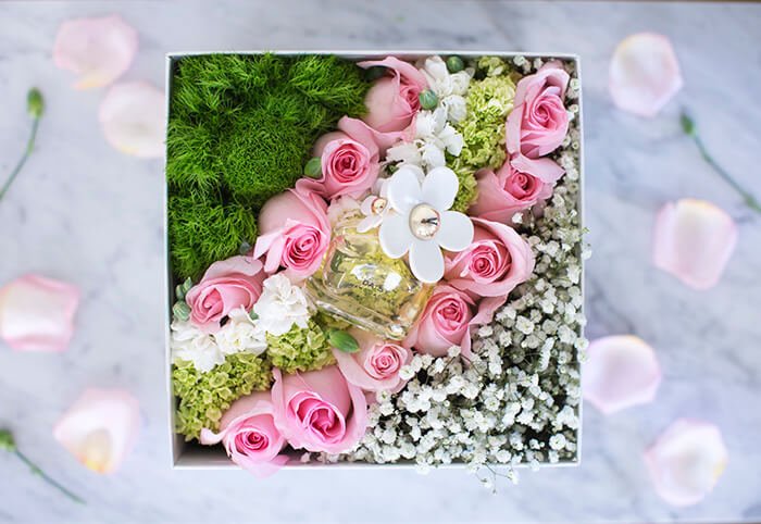 Красиві композиції з живих квітів у коробці своїми руками + 110 ФОТО