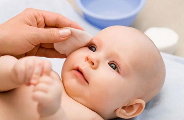 Масаж слізного каналу у новонароджених дітей
