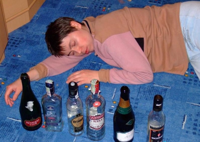 Невідкладна допомога при отруєнні алкоголем