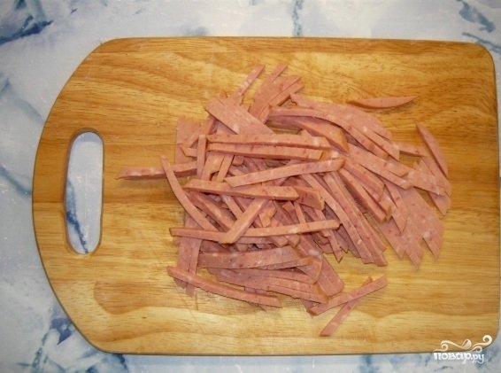 Салати з корейською морквою: ТОП 11 покрокових рецептів з ФОТО. З копченою куркою, квасолею, перцем, ковбасою, огірком