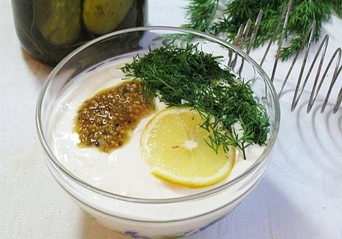 Сметанний соус з солоними огірками покроковий рецепт з фото