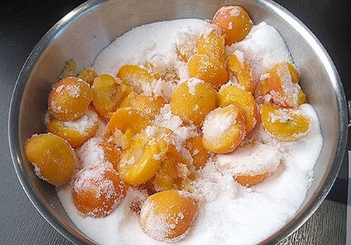 Варення з абрикос без кісточки з ядерцями смачний домашній рецепт на зиму